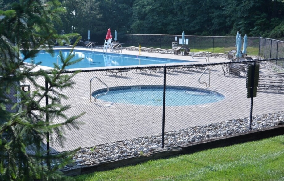 Building Photo - 253 Patriot Hill Dr