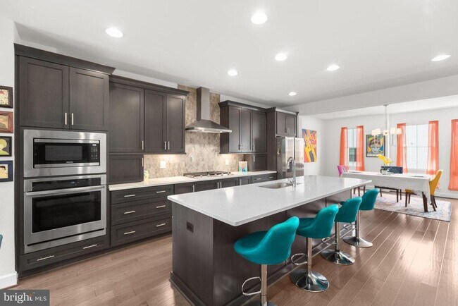 Building Photo - 609 Angelfish Wy