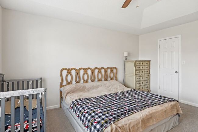 Building Photo - 1307 Bluebonnet Dr