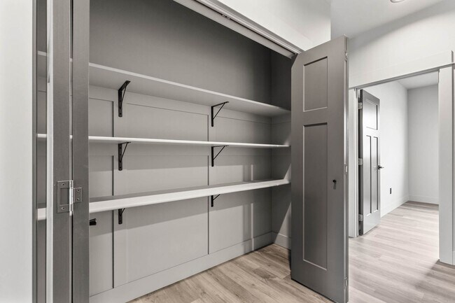 Building Photo - 204 Fletching Way