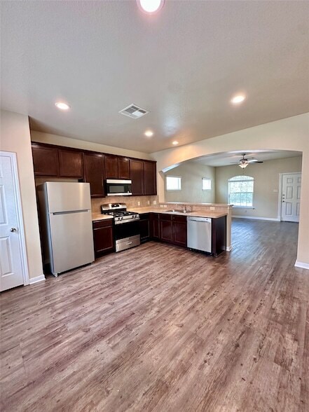 Building Photo - 311 Woodland Hills Dr