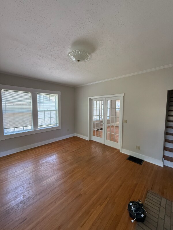 Building Photo - 2030 Emoriland Blvd