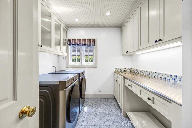 Building Photo - 1120 Encanto Dr