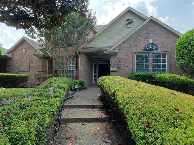 Building Photo - 5305 Coachman Ct