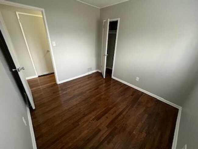 Building Photo - 3 BR 1.5 BA split-level with attached 1 car garage- OPEN HOUSE THIS SATURDAY