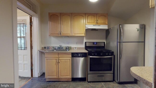 Building Photo - 728 Rock Creek Church Rd NW