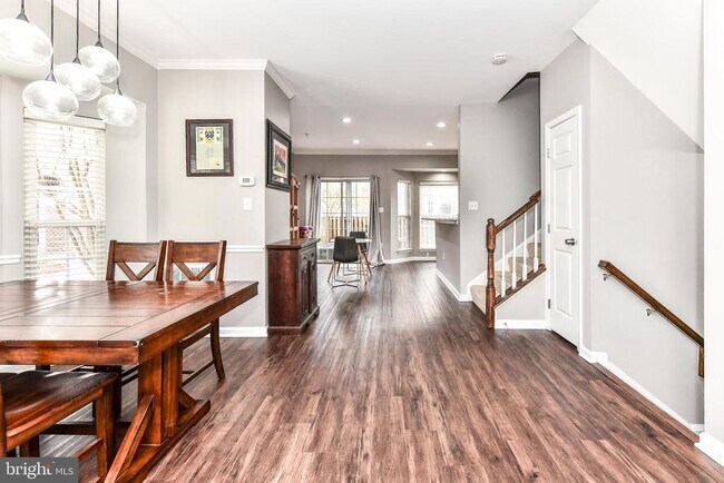 Building Photo - 6109 Madison Crest Ct