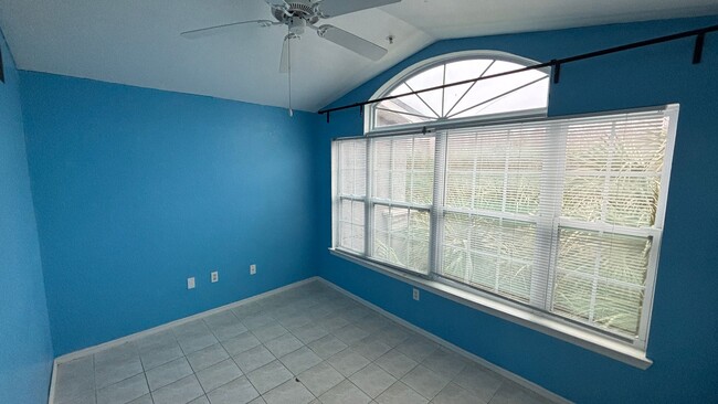 Building Photo - Two Bedroom, One Bath in Orlando - Priced ...