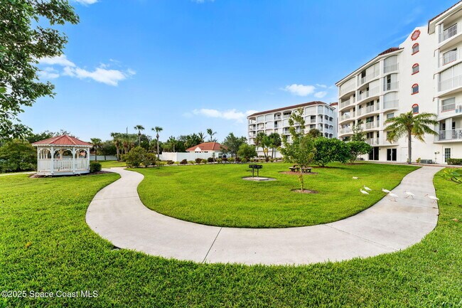 Building Photo - 821 Del Rio Way