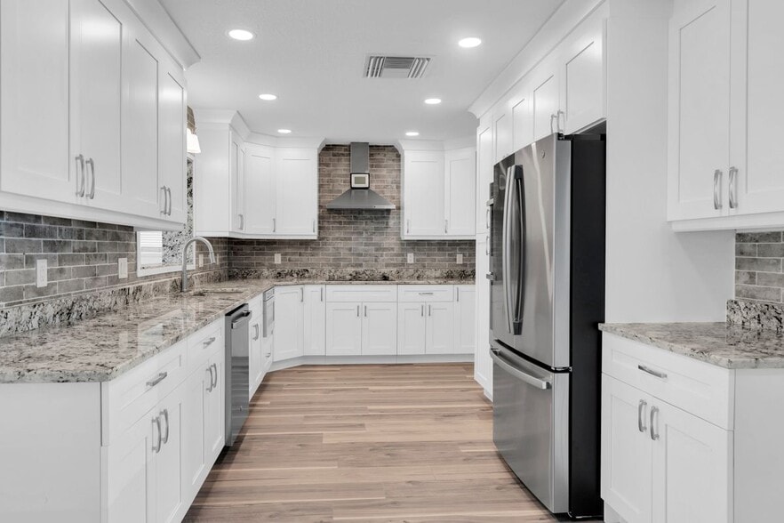 Building Photo - 4000 49th Ave S