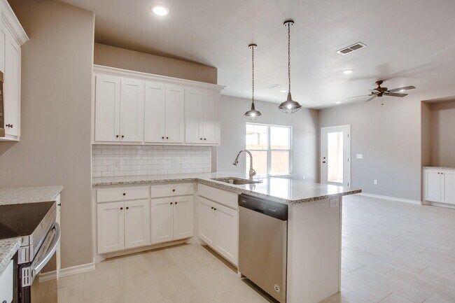 Building Photo - 1505 Avenue O