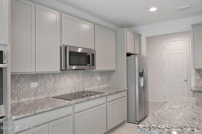 Building Photo - 277 Sandstone Dr