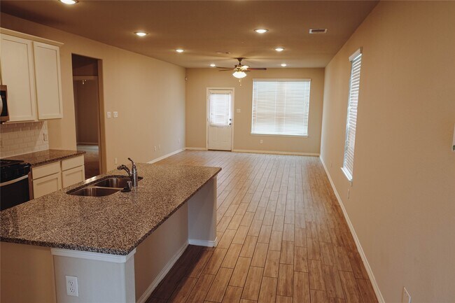 Building Photo - 10818 Catclaw Ct