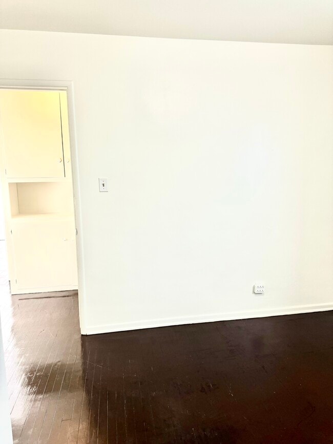 Building Photo - 13429 Beach Ave