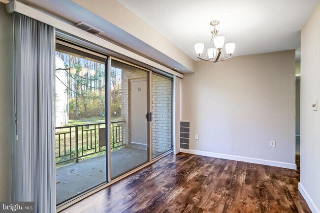 Building Photo - 12215 Braxfield Ct