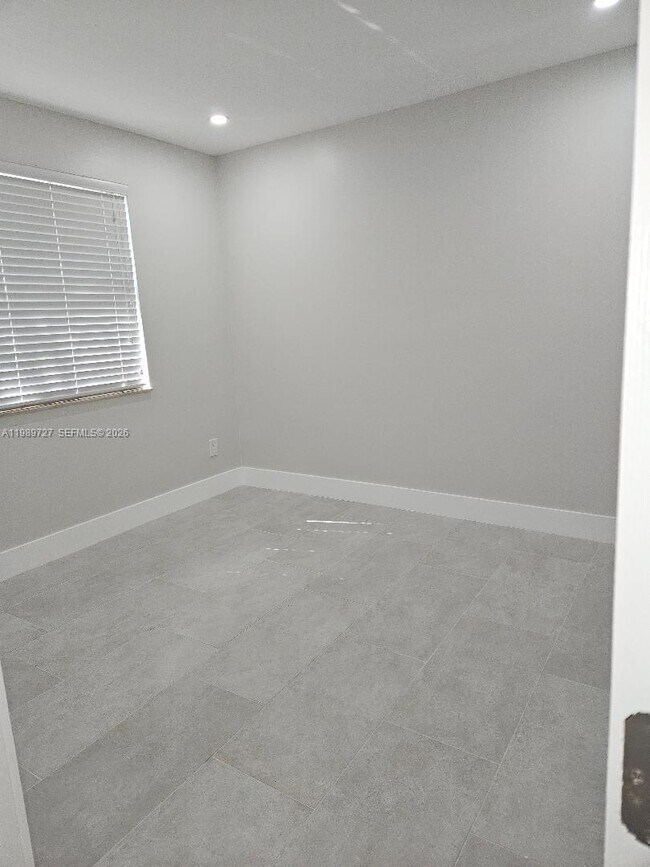 Building Photo - 9716 Hammocks Blvd