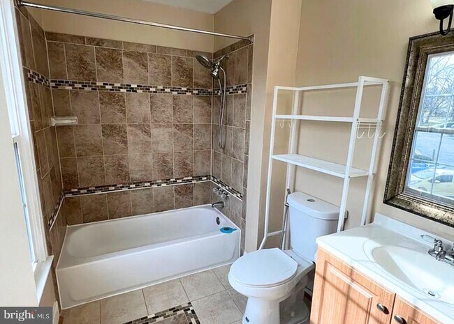 Building Photo - 10108 Sabin Dr