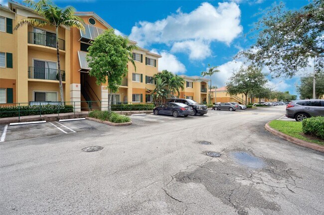 Building Photo - 7200 NW 114th Ave