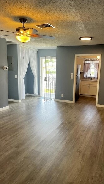 Building Photo - 2551 Emory Dr W