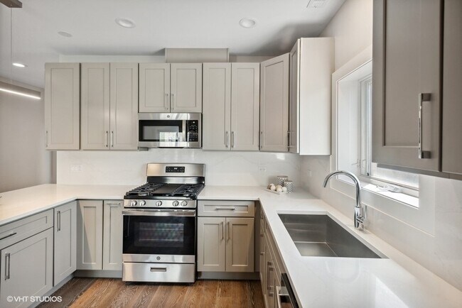 Building Photo - 4824 S Champlain Ave