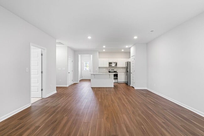 Building Photo - Move-In Special: Save $500 on Your First M...