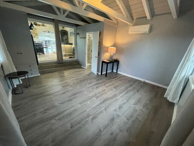 Building Photo - 6767 Hawaii Kai Dr