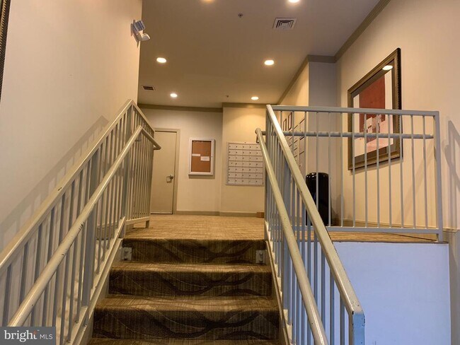Building Photo - 2791 Centerboro Dr