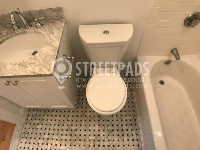 Building Photo - 3 bedroom in Cambridge MA 02138