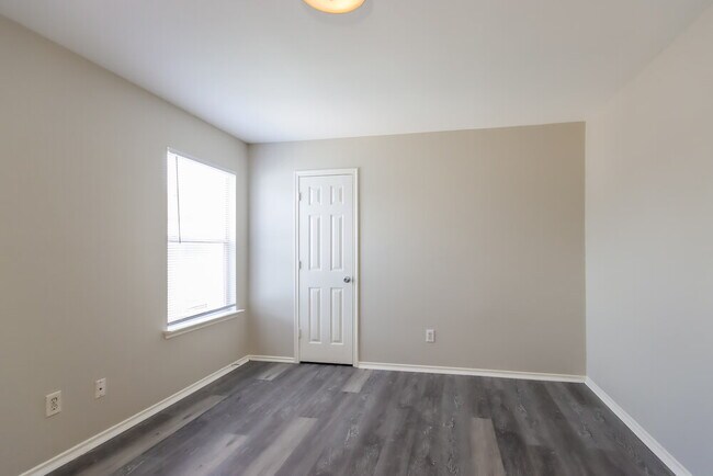 Building Photo - 22922 Twisting Pine Dr
