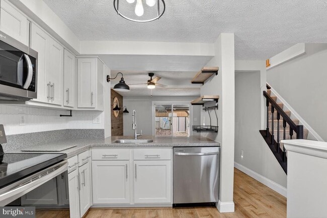 Building Photo - 3 Verity Ct