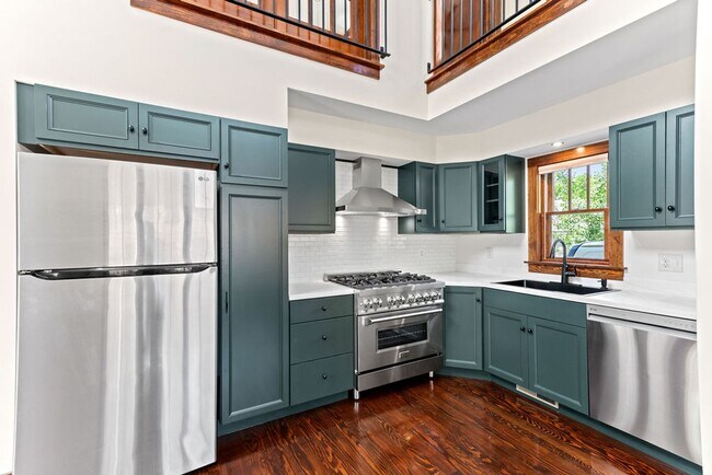 Building Photo - Beautiful 2 Bedroom 2 Bathroom Near Down Town Loveland