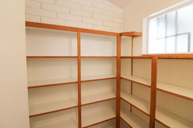 Building Photo - 299 Albert Dr