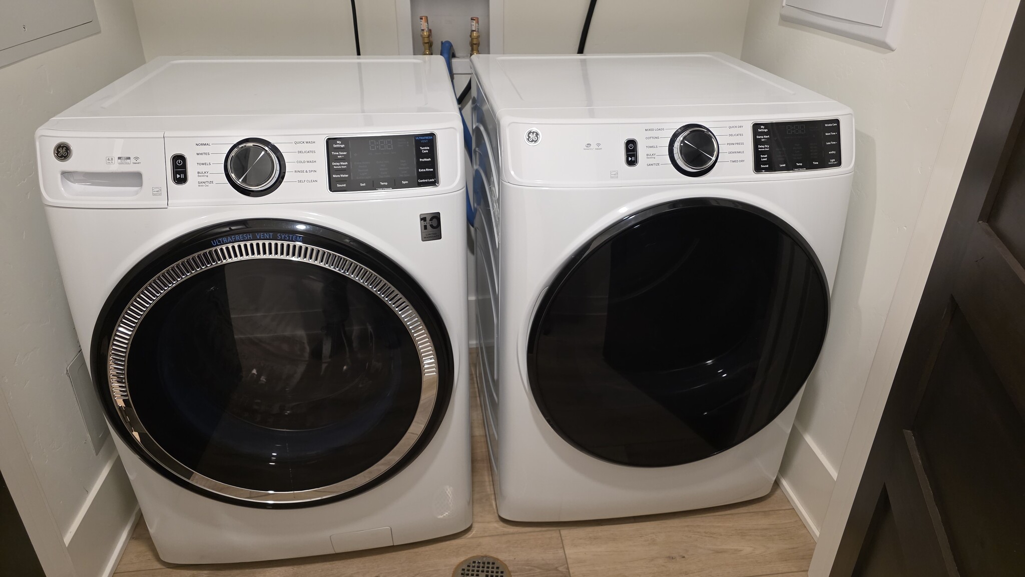 Washer/Dryer - 1044 Blue River Pky
