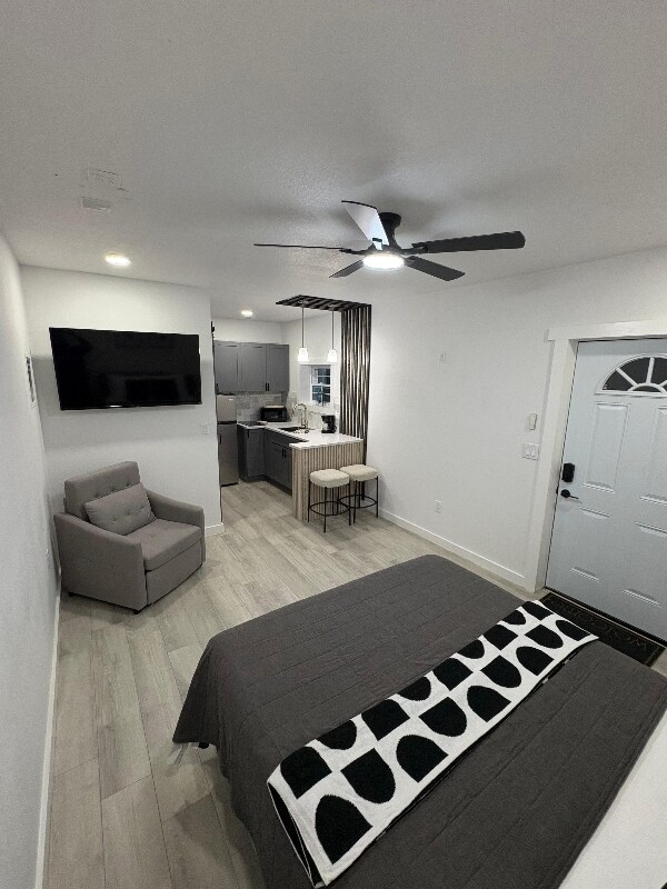 Building Photo - 804 Royal Palm Dr