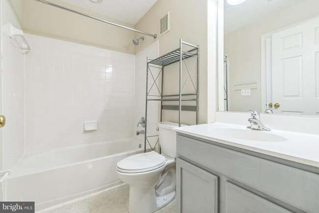 Building Photo - 8159 Skelton Cir