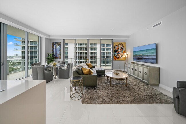 Building Photo - 3100 N Ocean Dr