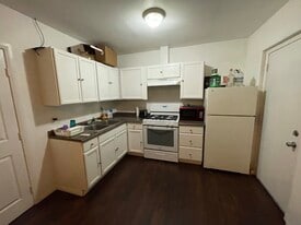 Building Photo - 43235 Echard Ave