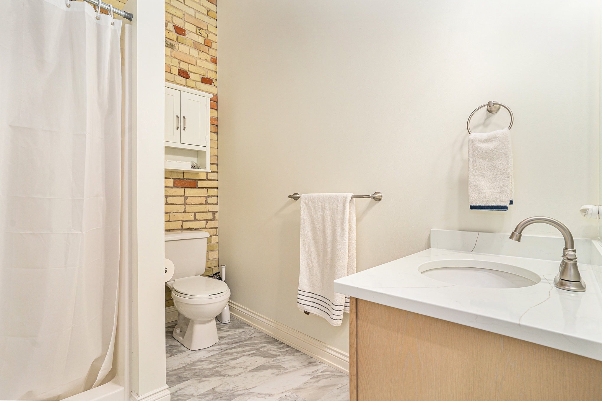 Building Photo - 32 E 8th St