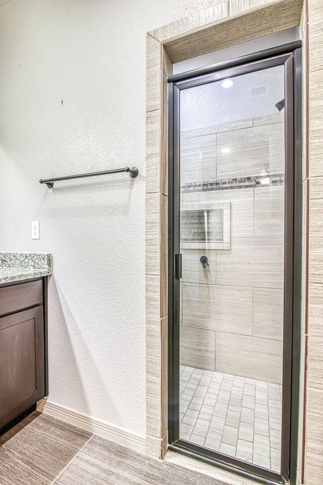 Building Photo - Beautiful 3 bed-2 baths with Casa Club/Gym...