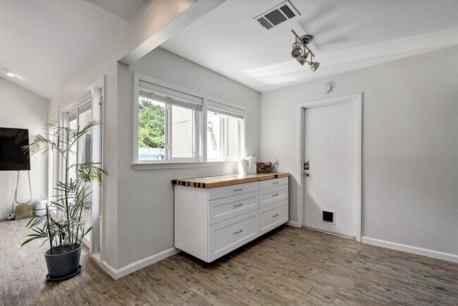 Building Photo - 1701 Timber Brush Trail