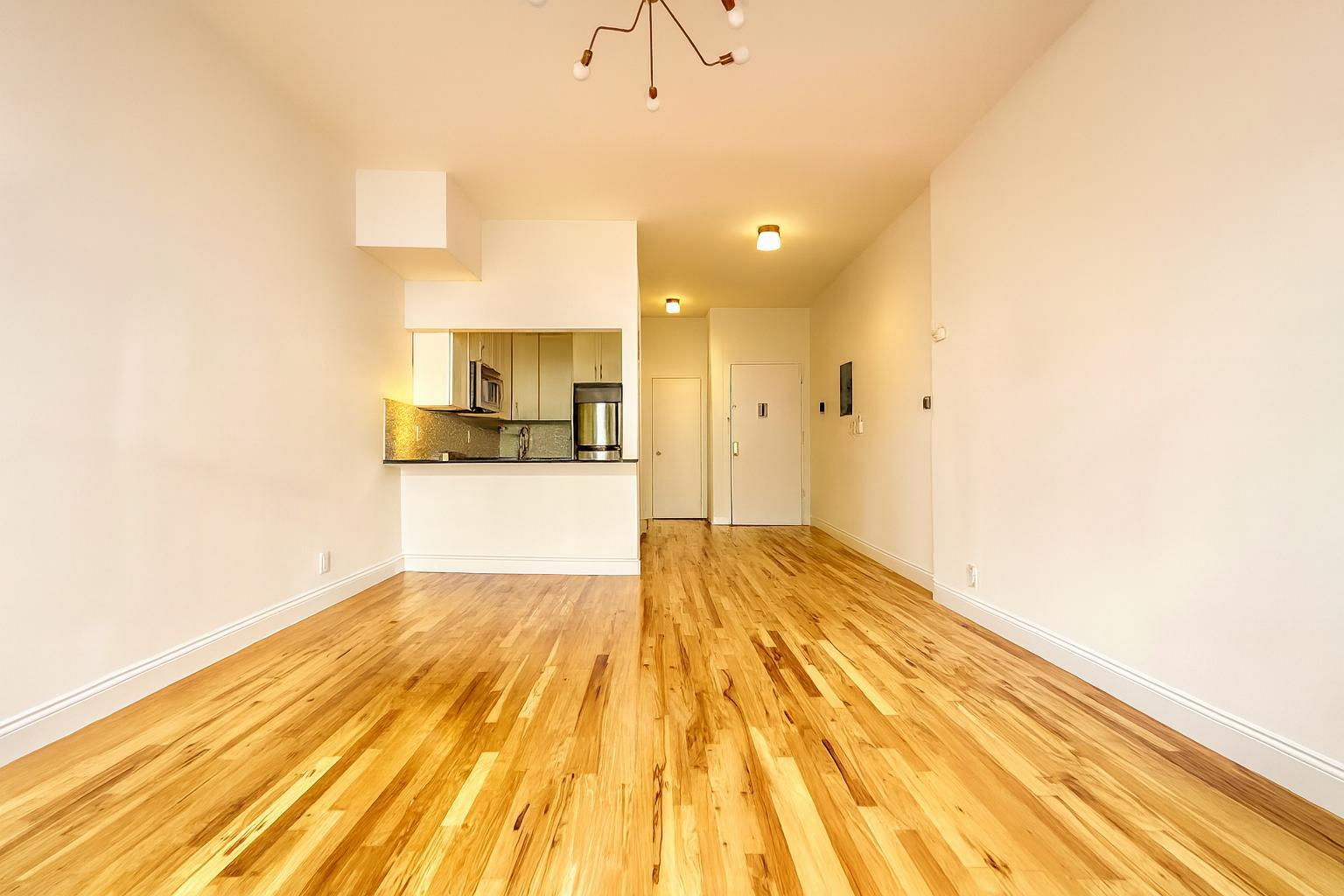 Building Photo - 346 W 52nd St