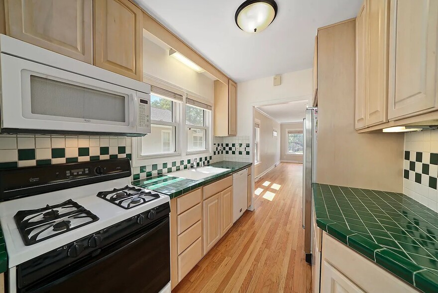 Building Photo - 511 Lyon Ave
