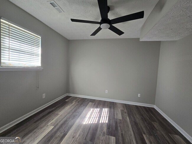 Building Photo - 938 Iron Gate Blvd