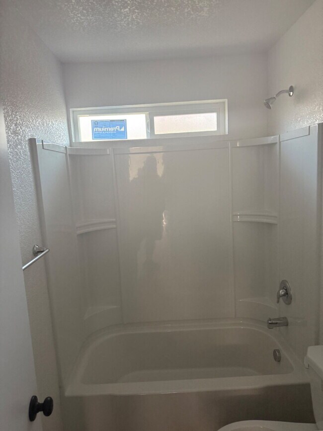 Building Photo - Price Drop !!Newly Remodeled Home for Leas...