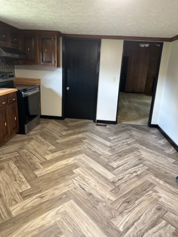 Building Photo - 7152 Hall Rd