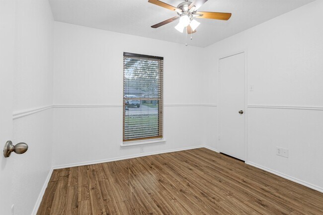 Building Photo - 1215 Three Forks Dr