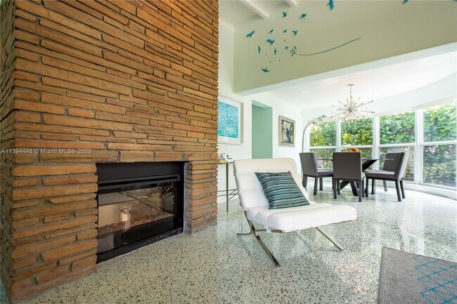 Building Photo - 3327 NE 15th Ct