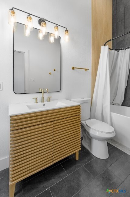 Building Photo - 123 W May St