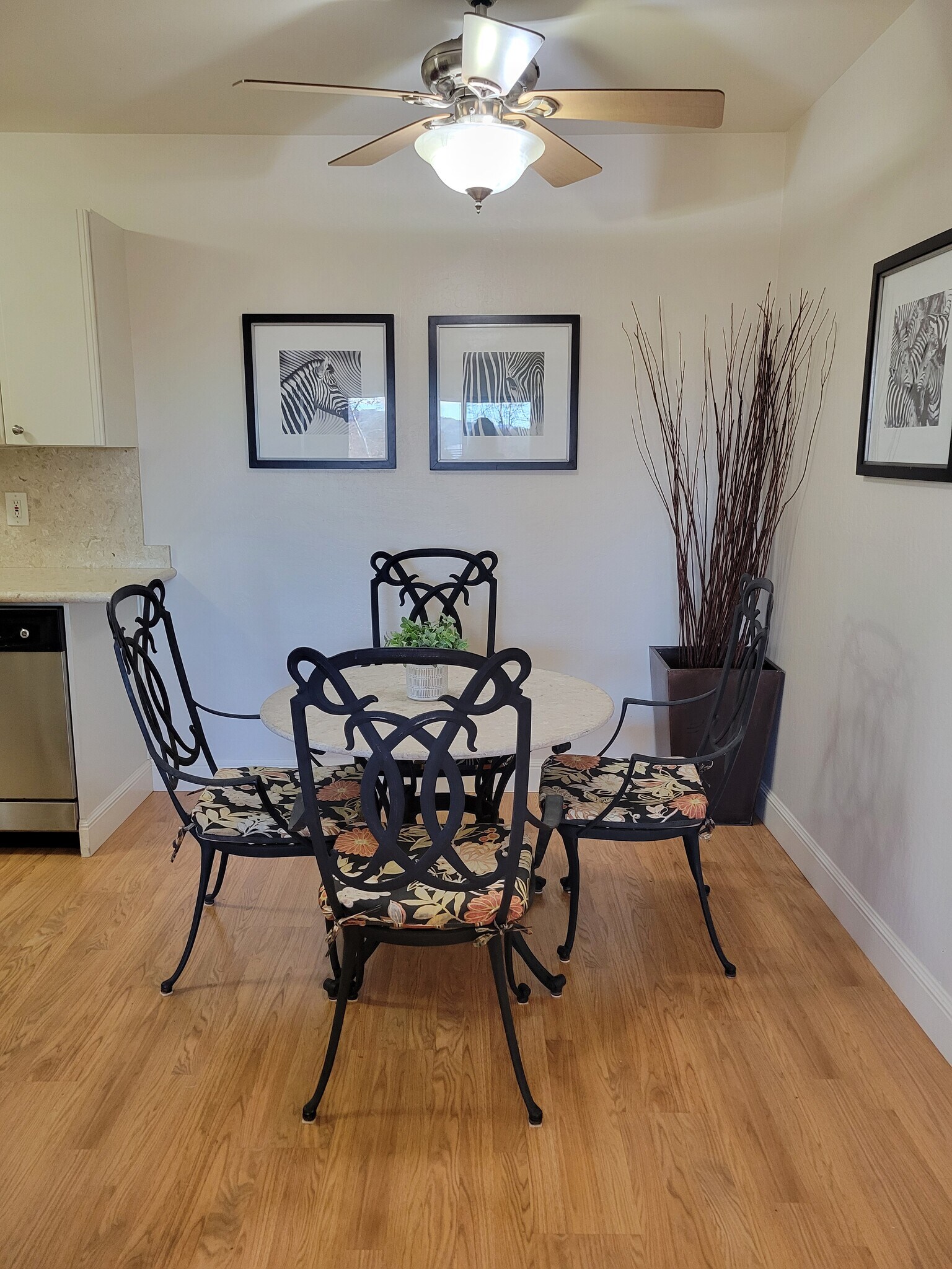 Dining - 1467 Marchbanks Dr