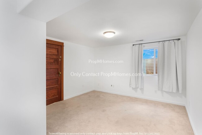 Building Photo - Spacious Large Sanctuary in SE Portland’s ...